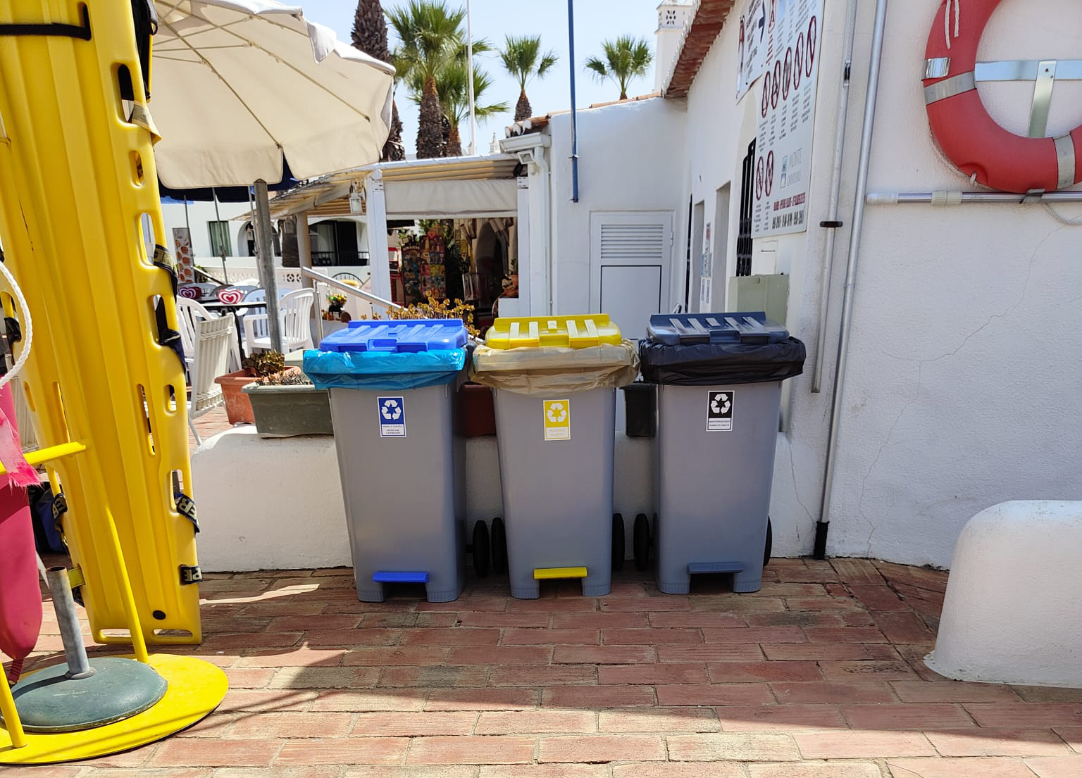 Schwimmbad Bins